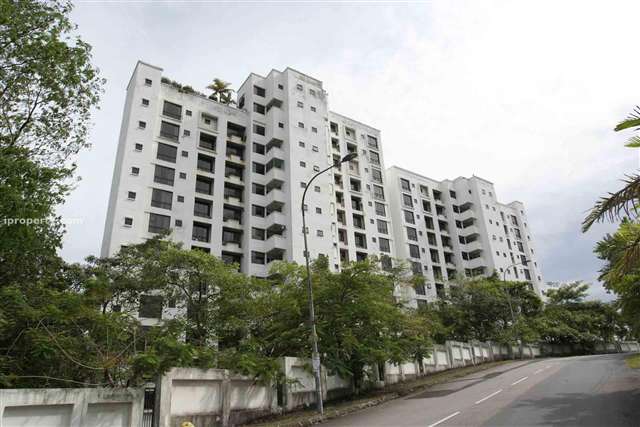 Bintang Pantai Condominium
