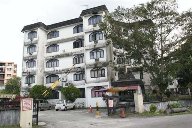 Ampang Tudor Court - Photo 3