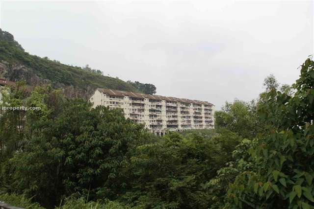 Mutiara Court