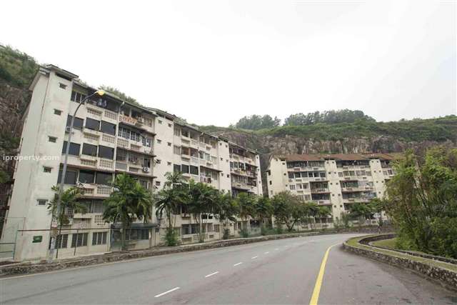 Mutiara Court