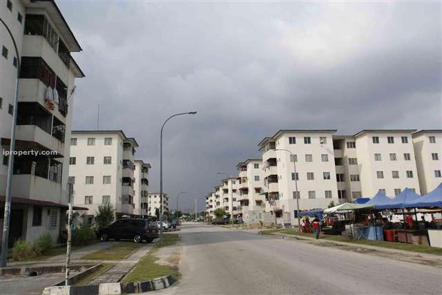 Puchong Utama Court 1