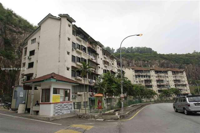 Mutiara Court