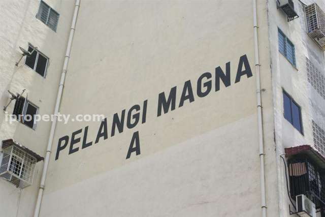Pelangi Magna