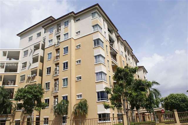 Lakes Condominiums / Pangsapuri Tasik