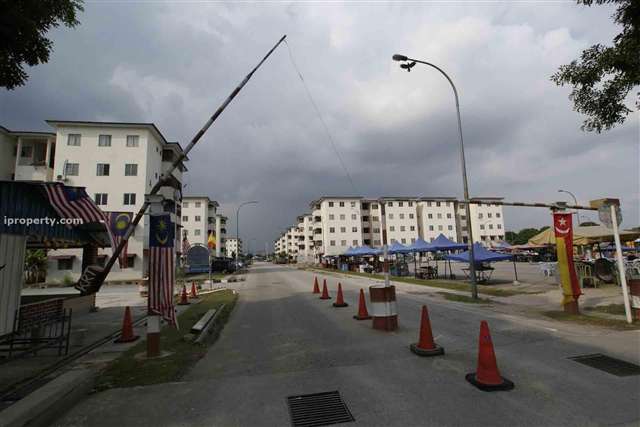 Puchong Utama Court 1