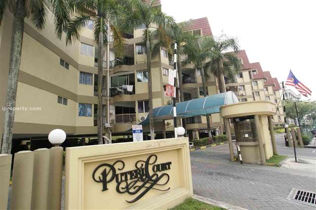 Puteri Court