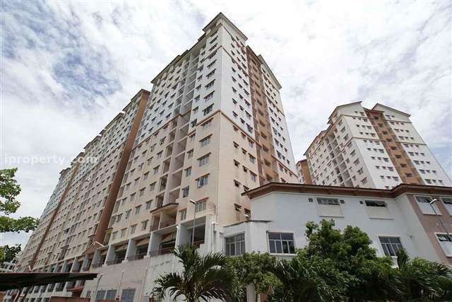 Bayu Puteri Apartment - Photo 1