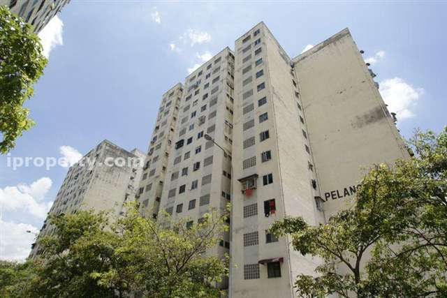 Pelangi Magna