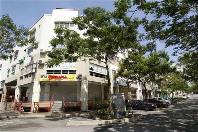 Suria Apartment