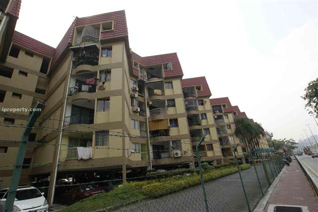 Puteri Court