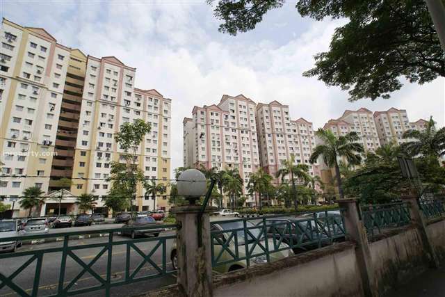 Avenue Court