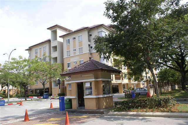 Lakes Condominiums / Pangsapuri Tasik