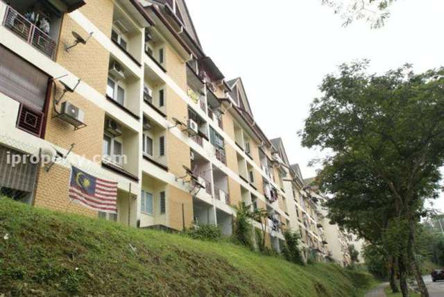 Putra Apartment - Photo 3