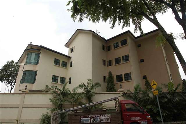 Beverly Court