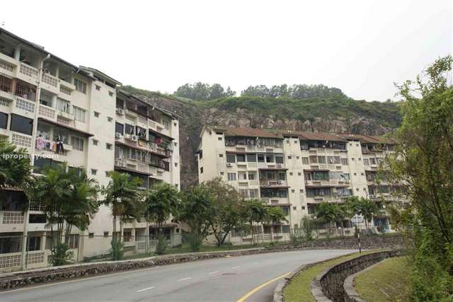 Mutiara Court