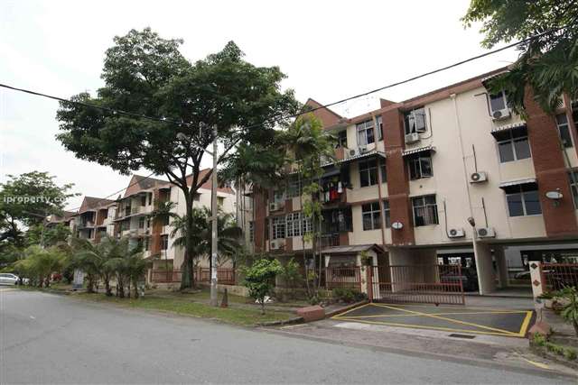 Manor Apartment