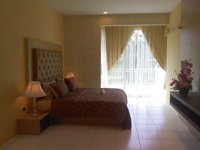Bedroom (a)