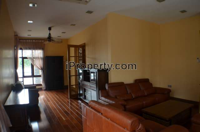 GROUND FLOOR LIVING HALL