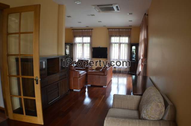 ANOTHER VIEW OF GROUND FLOOR LIVING HALL