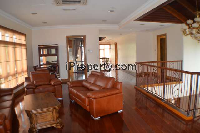 1 ST FLOOR LIVING HALL