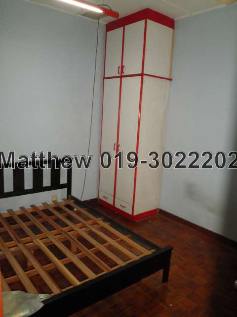 Room 3 with cabinet