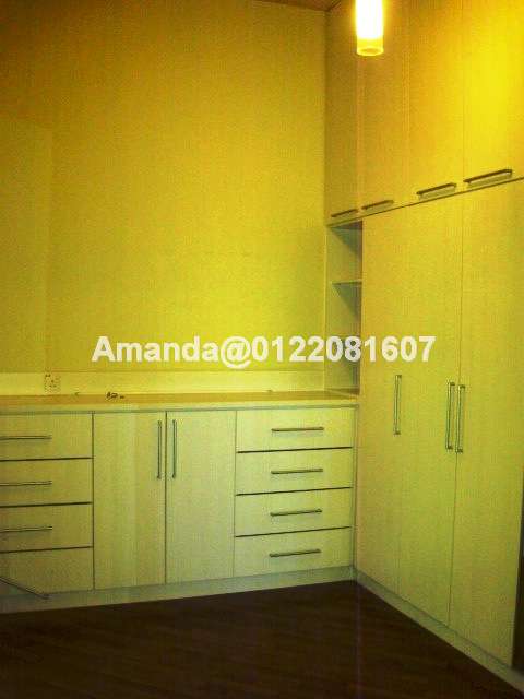 Walk in wardrobe