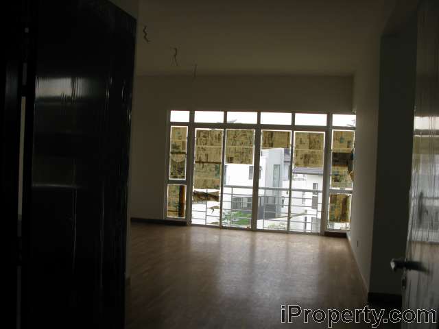 Vicky Tan H/P No. 017 - 236 2783