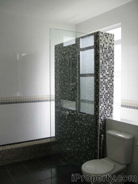 Vicky Tan H/P no. 017 - 236 2783