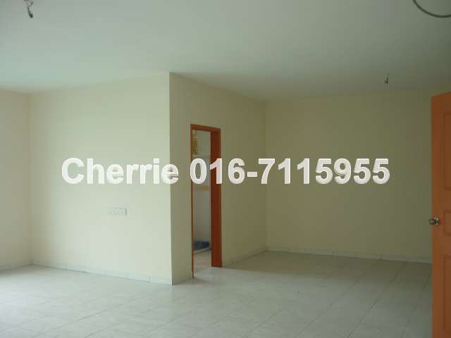 A very spacious Master Bedroom
