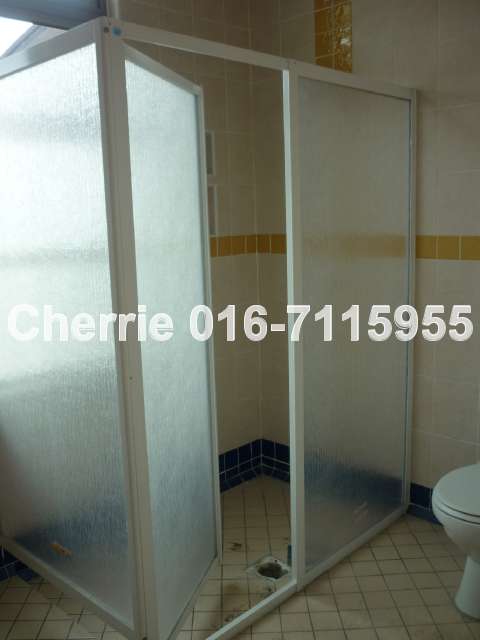 Attached Bathroom in Master Bedroom