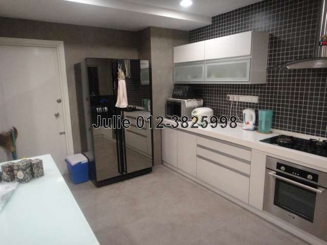Dry Kitchen