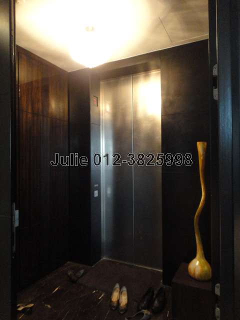 privart lift lobby
