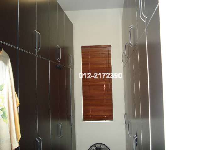 walk-in wardrobe for master bedroom
