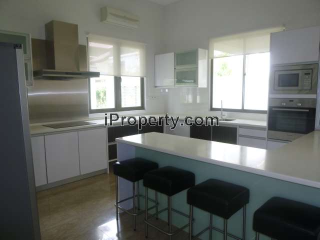 Dry Kitchen