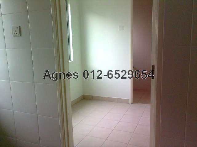 grd flr bedroom with bathroom