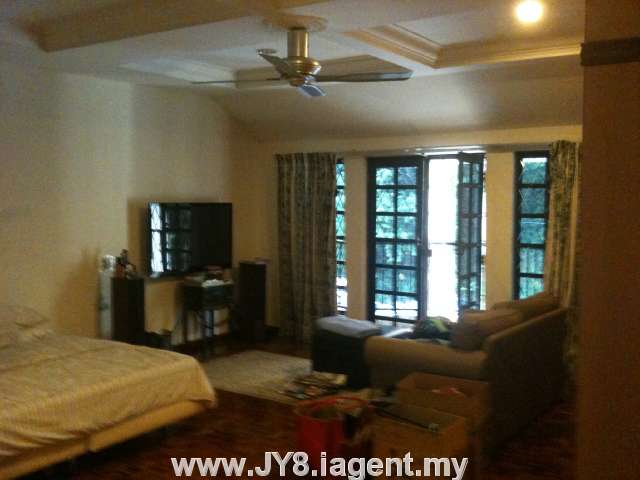LARGE Masterbedroom - with Airy balcony