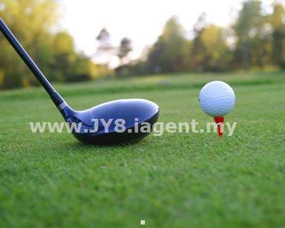 18 hole Golf Course ,just 2 minutes away !