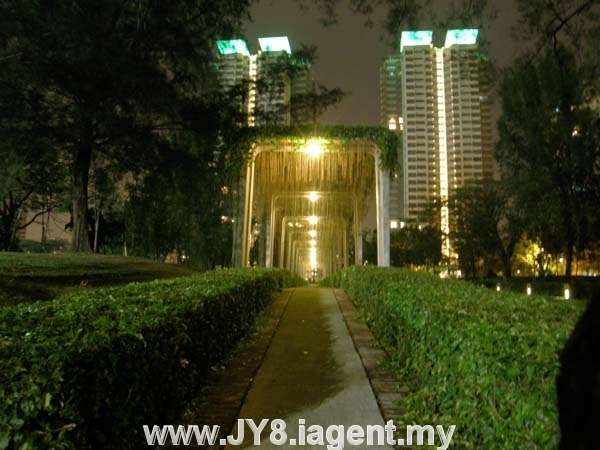 The Famous Hanging Gardens