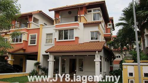 Large Luxurious and Grand !