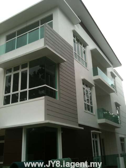 LARGE 3 storey bungalow - 2 units available