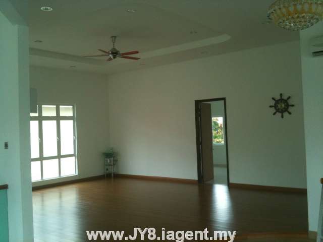 Large Hall on 3rd floor with balcony