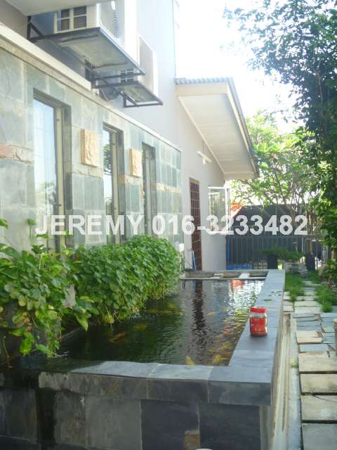 Right side of House