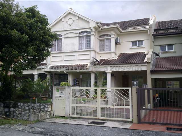 usj 11 front entrance