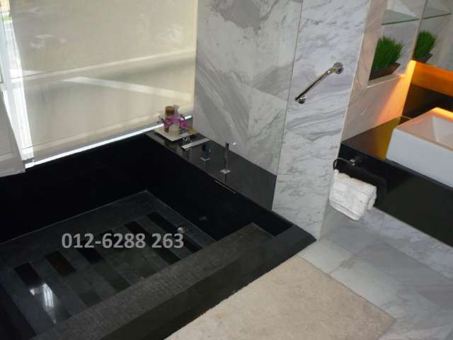 Master Room Built-In Sunken Bath