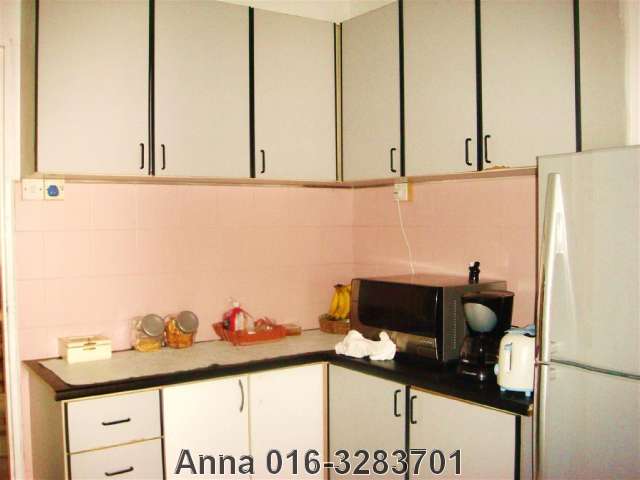 Dry Kitchen