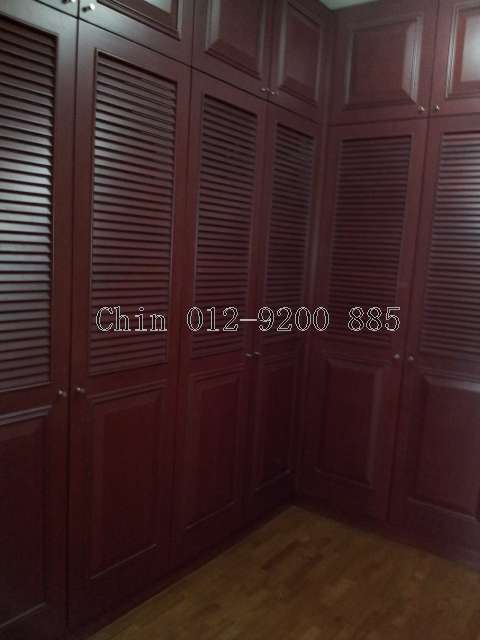 Built-in wardrobe