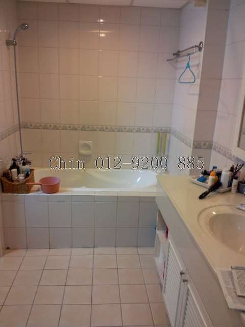 Masterbath room