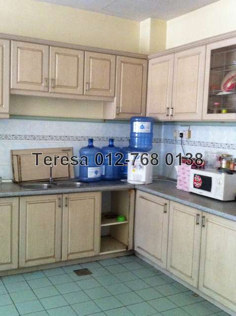 Dry Kitchen