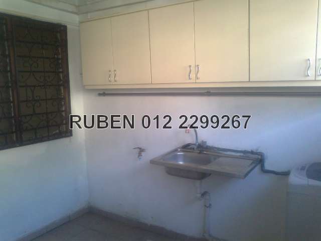 wet kitchen/washing area