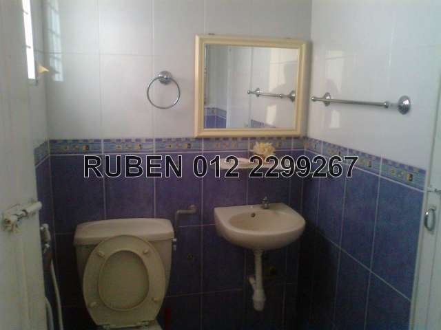Bathroom (sharing)